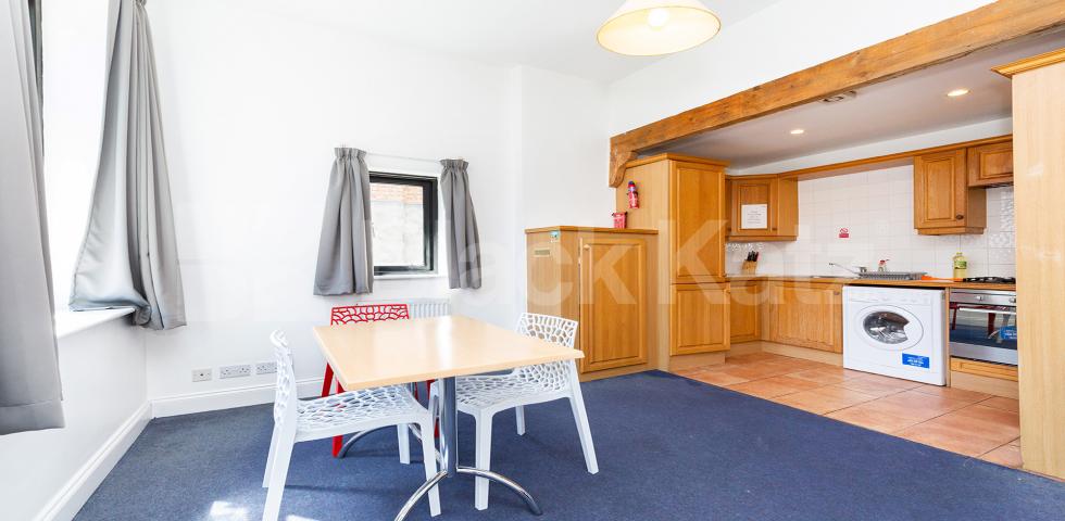 			WAREHOPUSE CONVERSION!, 1 Bedroom, 1 bath, 1 reception Flat			 Crawford House Farringdon Road, FARRINGDON / HOLBORN